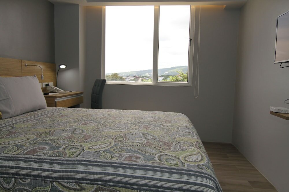 Фото Cebu Hotel Plus