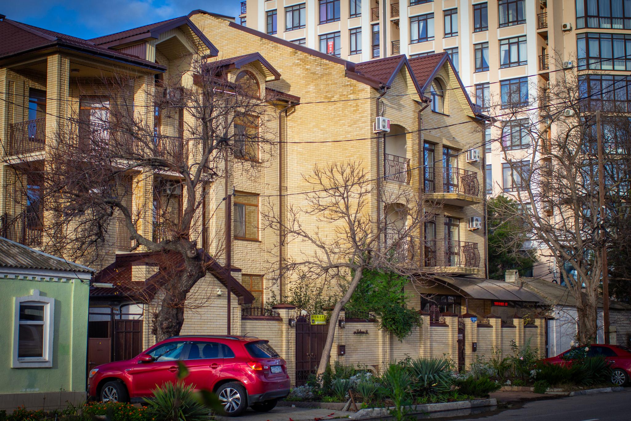 Фото отеля 1