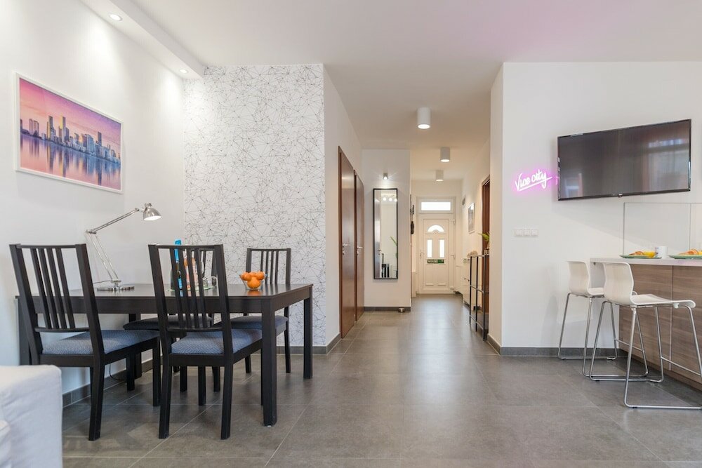 Фото Miami Vice Apartment with Balcony