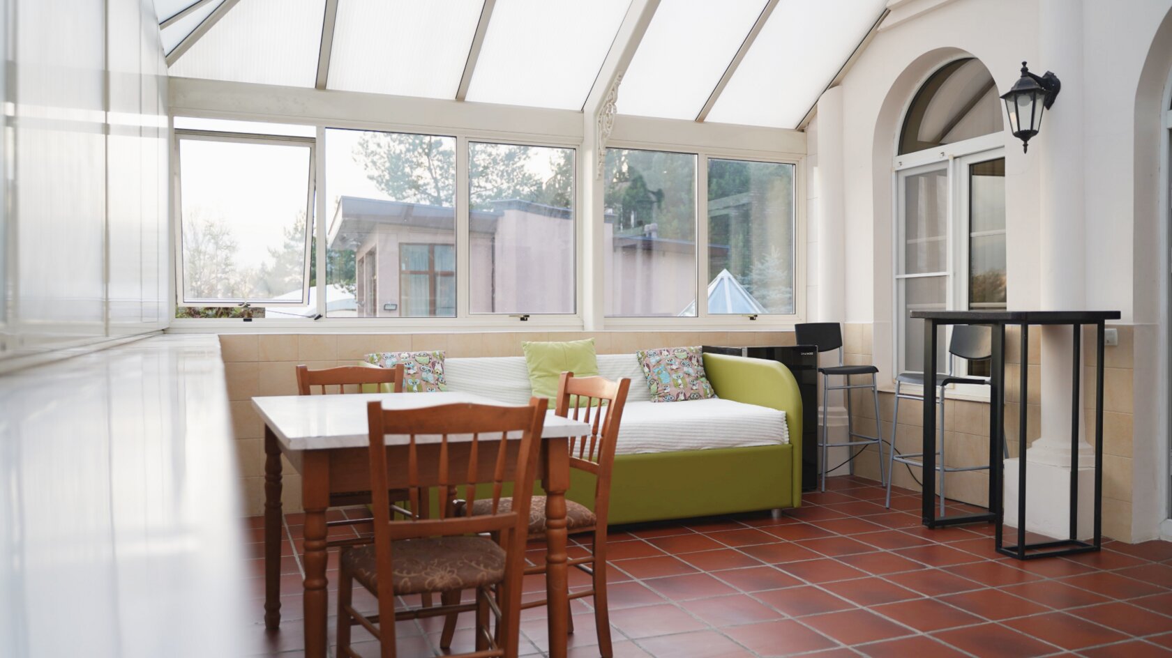 Фото Tony Wake Светлый