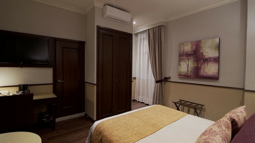 Фото Hotel Morales Historical & Colonial Downtown Core