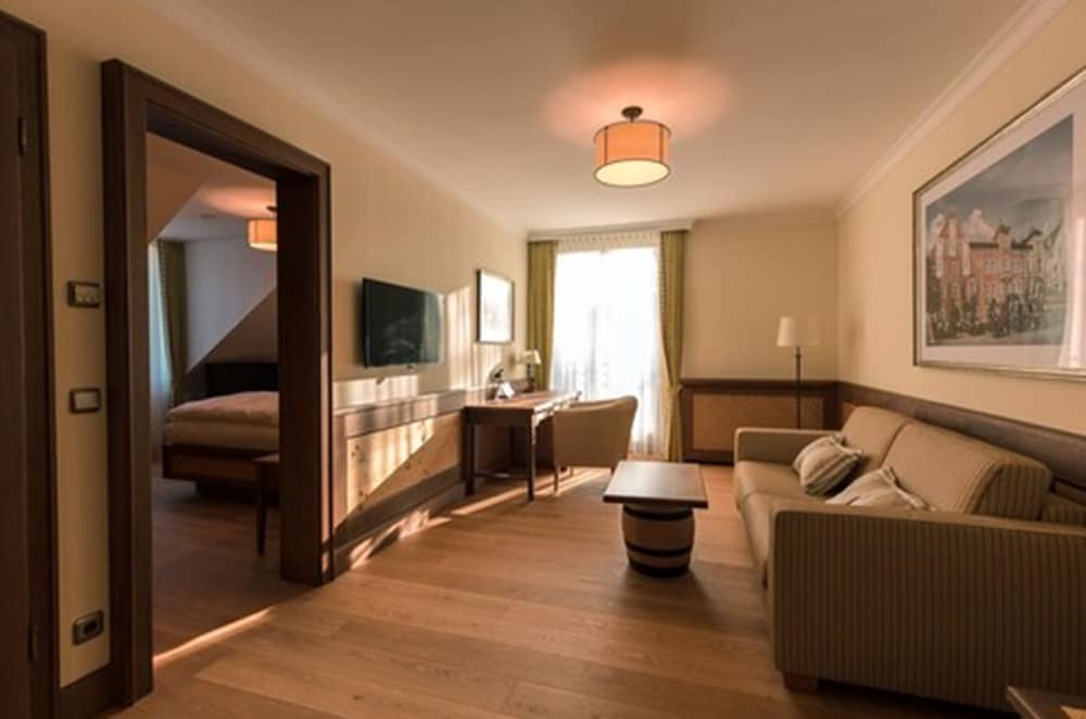 Фото Hotel & Gaststätte zum Erdinger Weißbräu