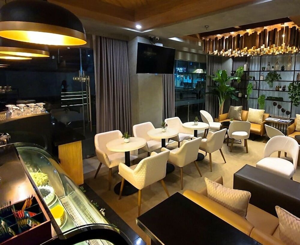 Фото Ironwood Hotel