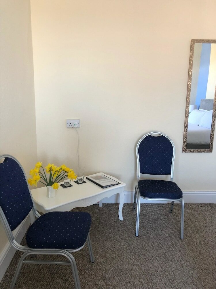 Фото Royal Ashton Hotel