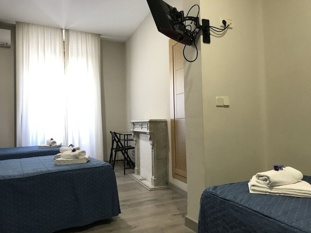 Фото Hostal El Pilar