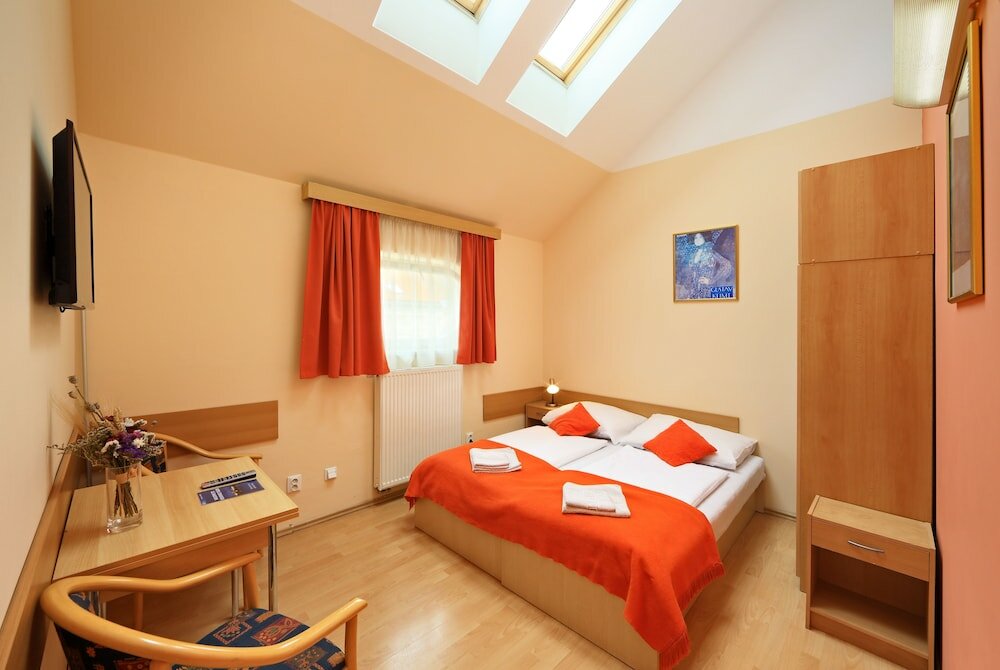 Фото Hotel Golden City Garni