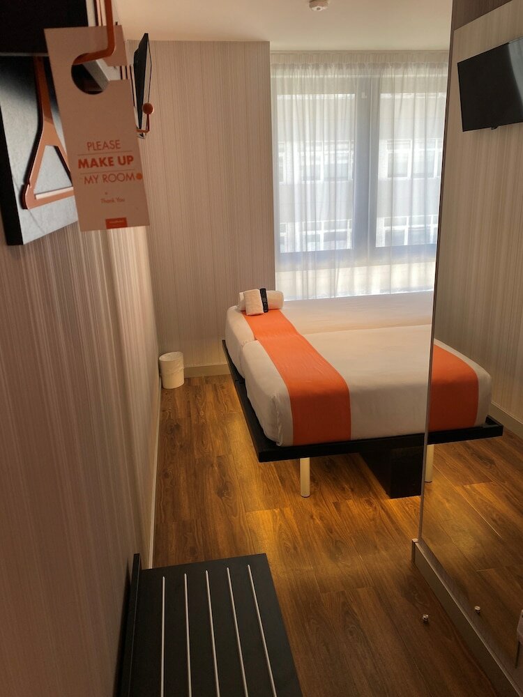 Фото EasyHotel Lisbon