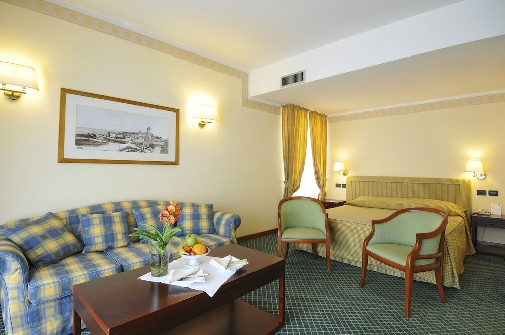 Фото Hotel Sirmione e Promessi Sposi