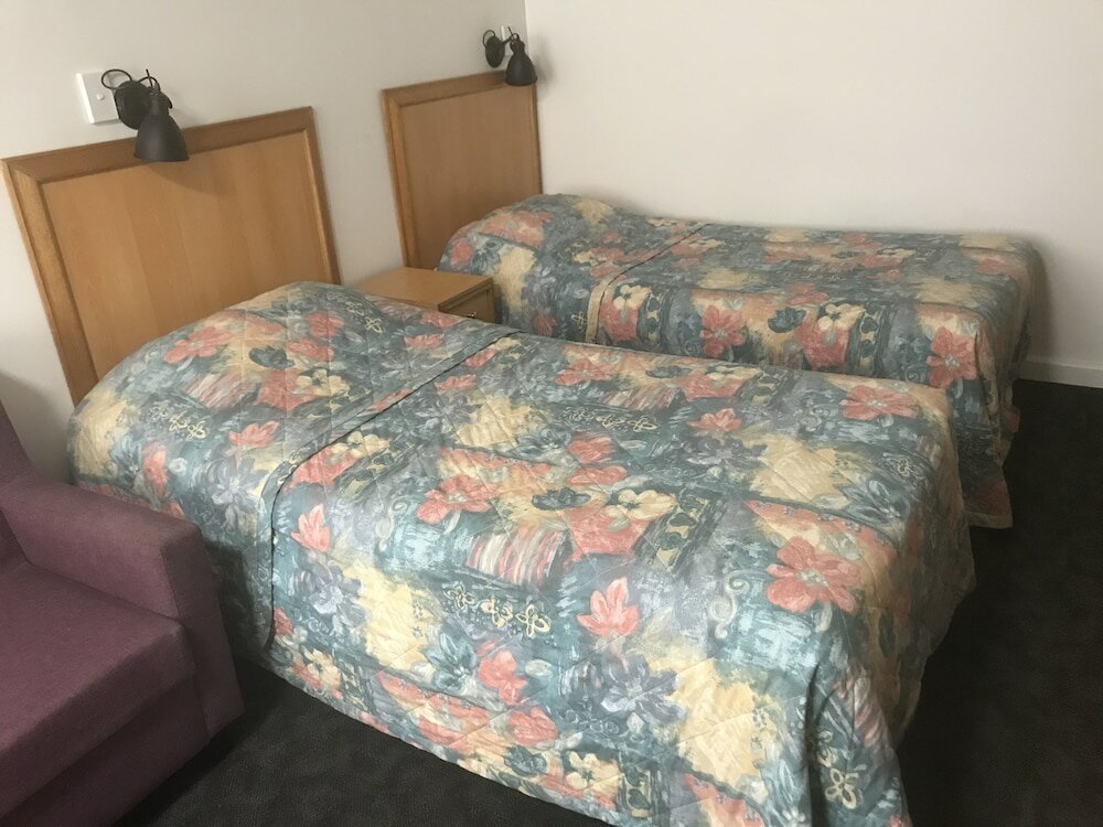 Фото Edgecliff Lodge Motel