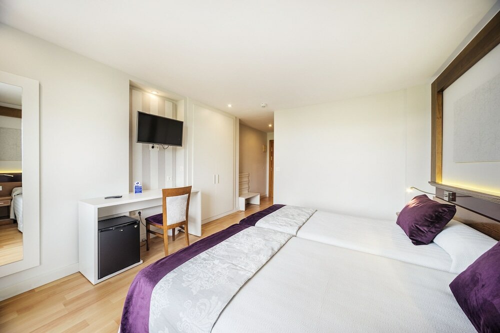 Фото Óbal Urban Hotel