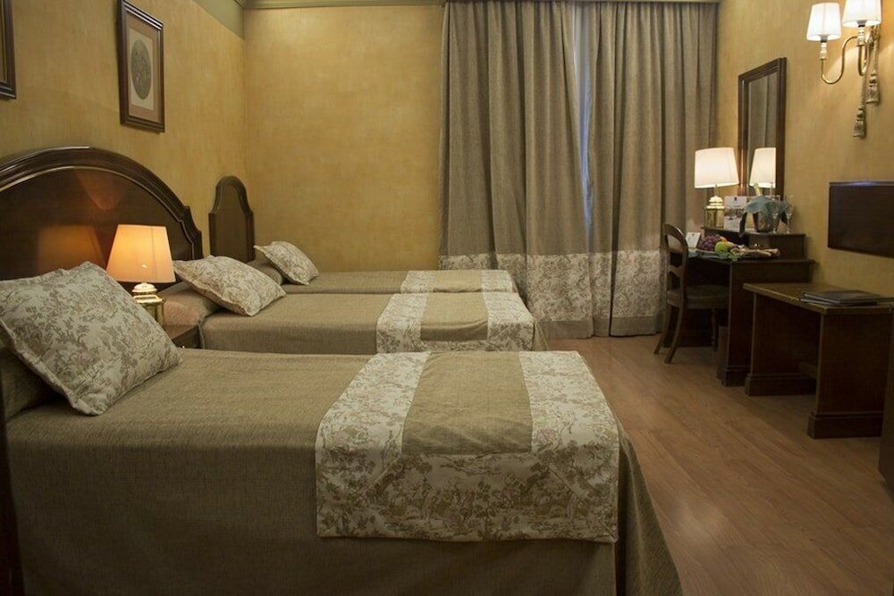 Фото Hotel M. A. Princesa Ana