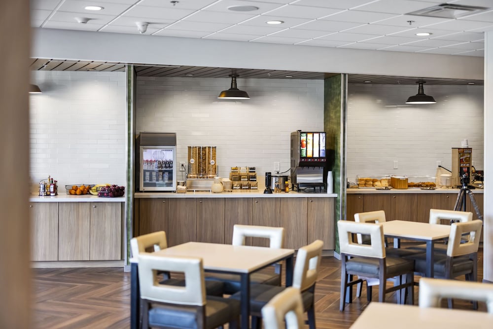 Фото Fairfield by Marriott Inn & Suites San Francisco Airport Oyster Point Area