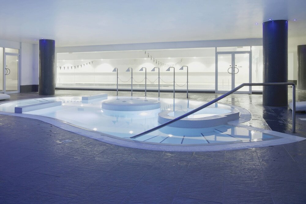 Фото Radisson RED London Twickenham