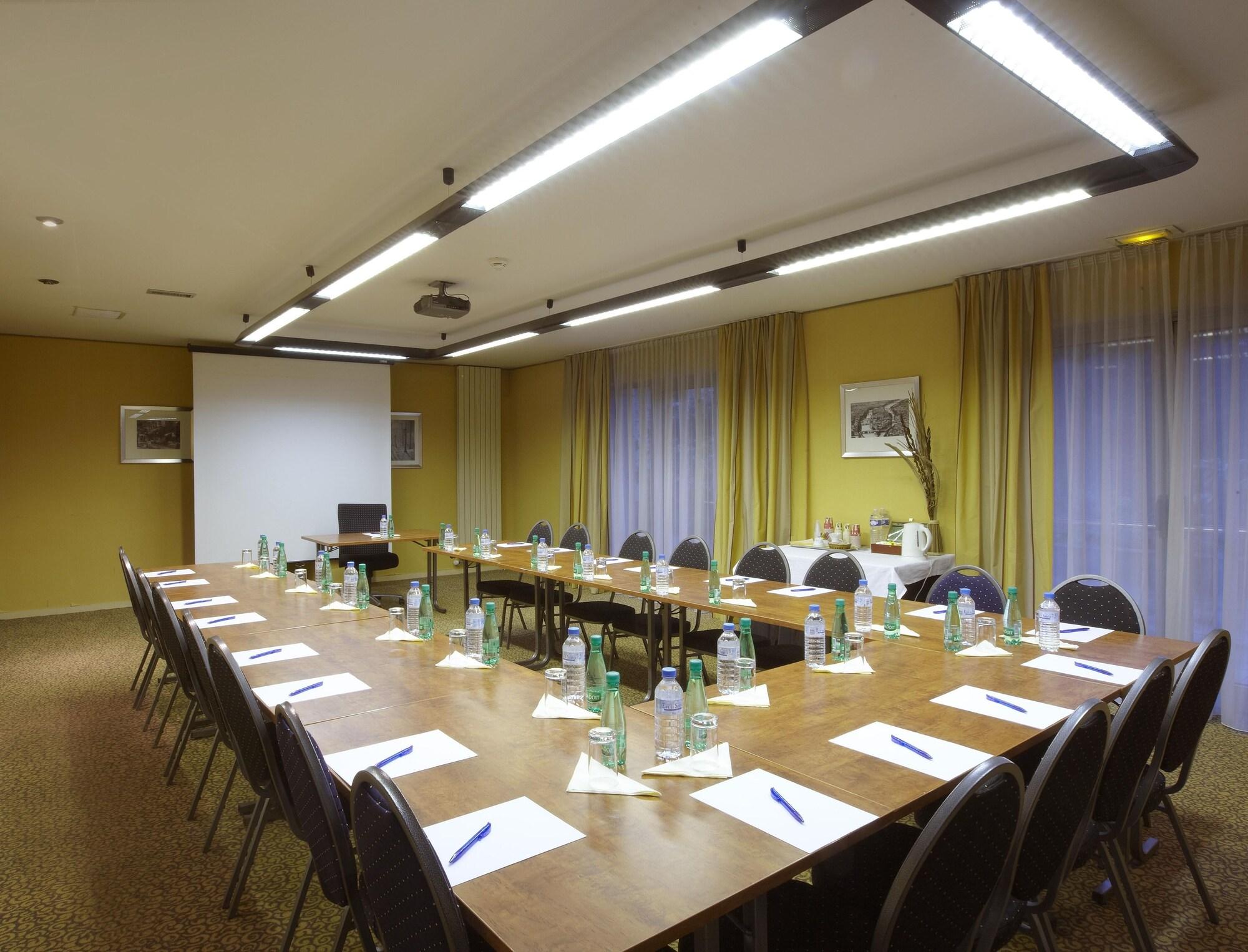 Фото Residence Inn by Marriott Paris Didot Montparnasse