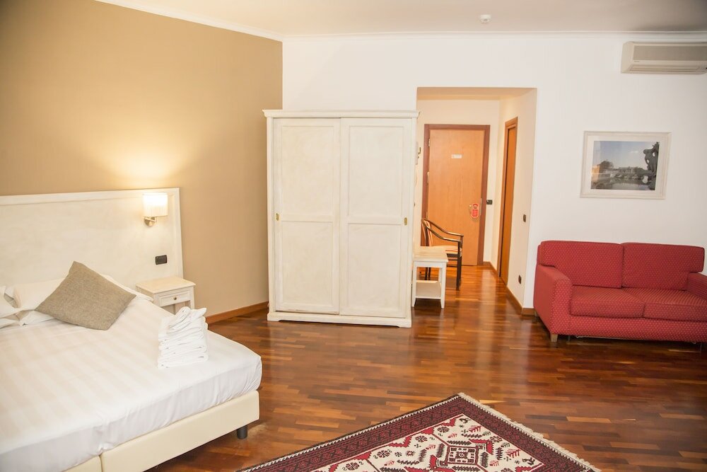 Фото Inn Rome Rooms & Suites