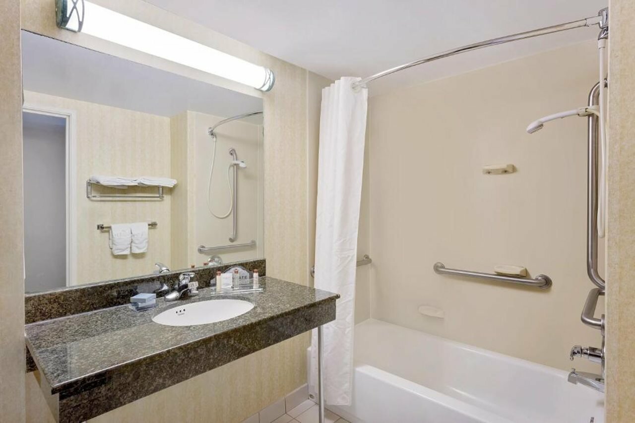 Фото Comfort Inn & Suites Arlington Heights - Schaumburg