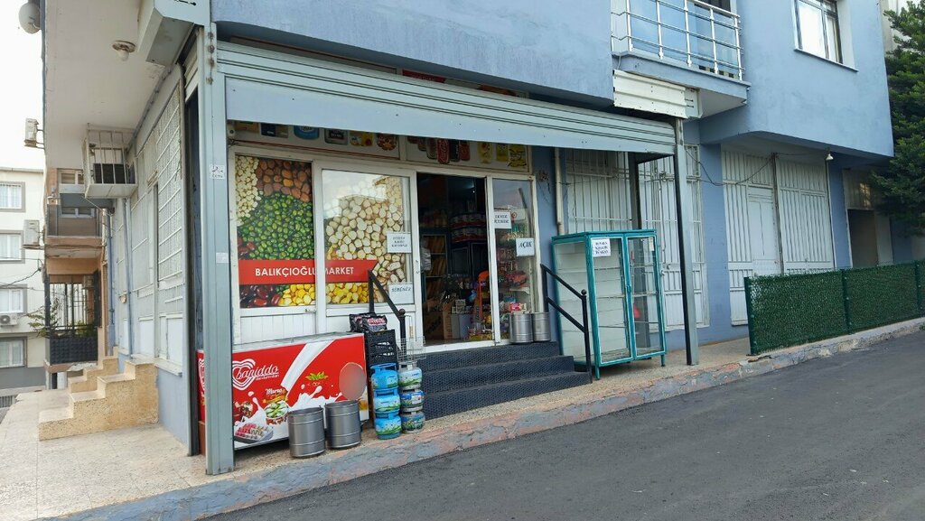 Grocery Balikcioglu Market, Izmir, photo