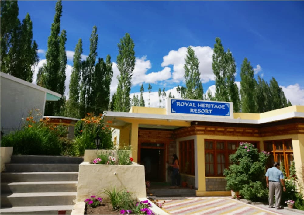 Фото Tih Royal Heritage Resort