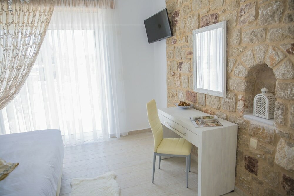 Фото G&k Stone Suites