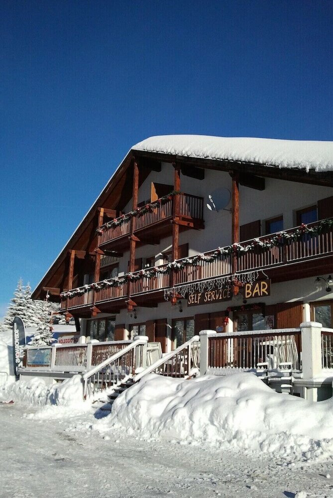 Фото Hotel Grizzly