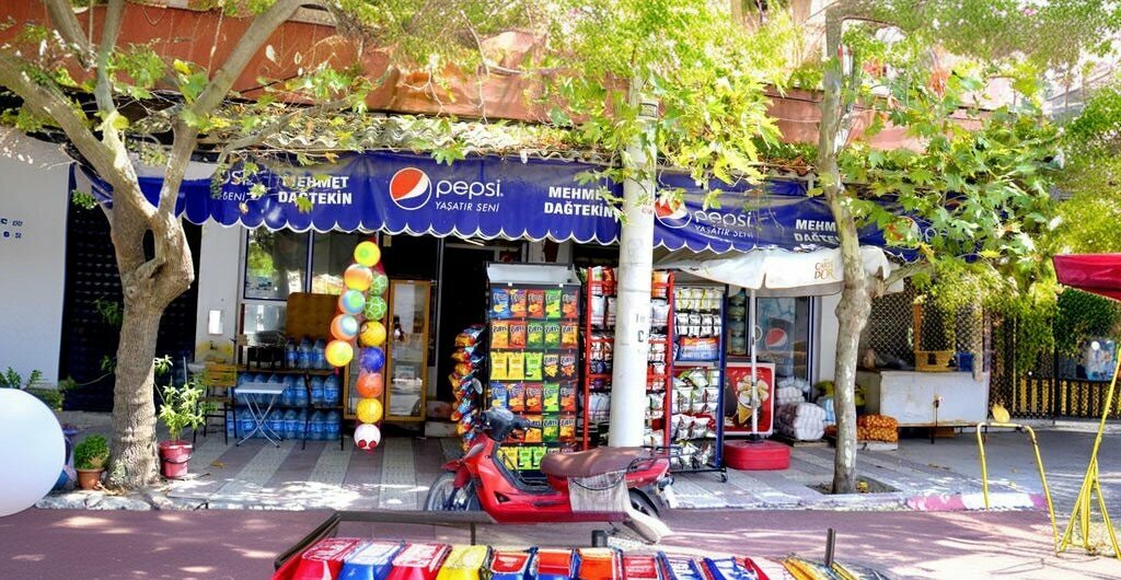 Grocery Deveciler market, Kinik, photo