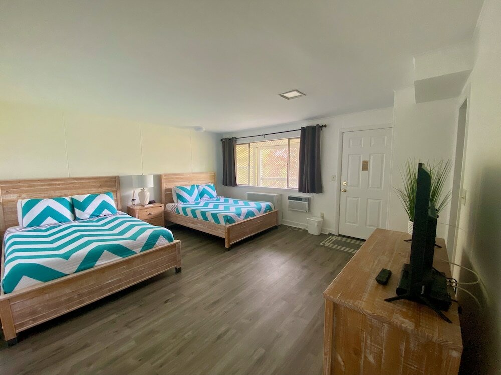 Фото Castle Manor Inn