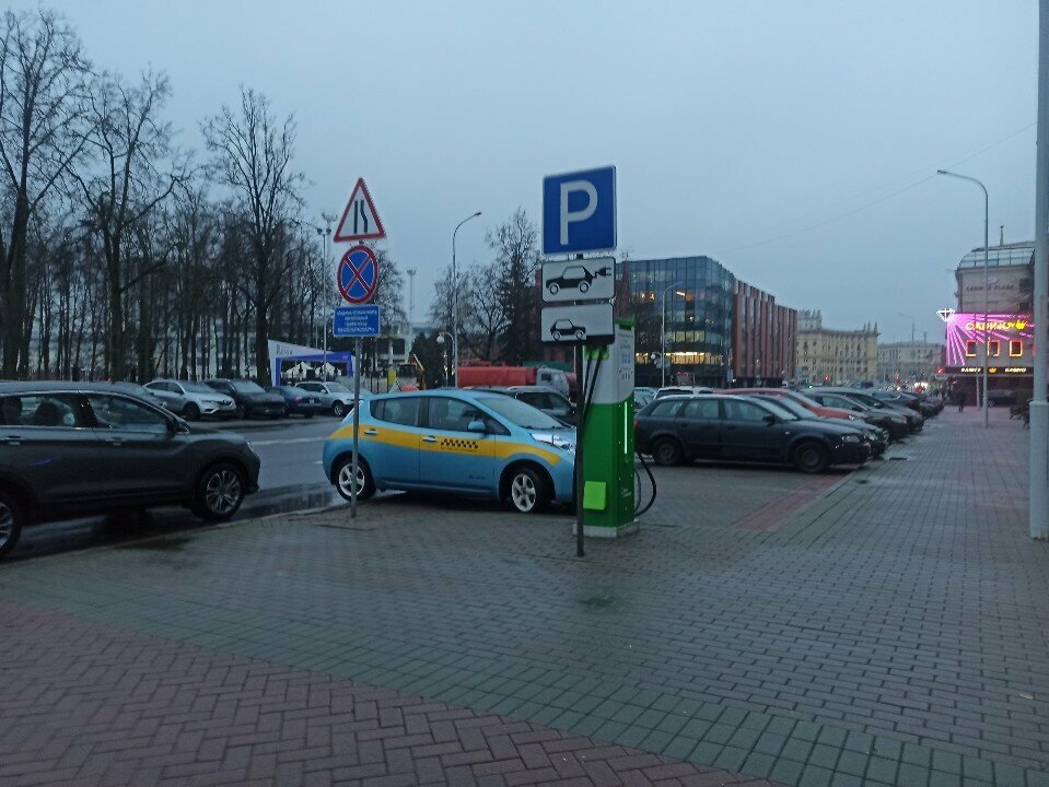 Electric car charging station Белоруснефть, Minsk, photo