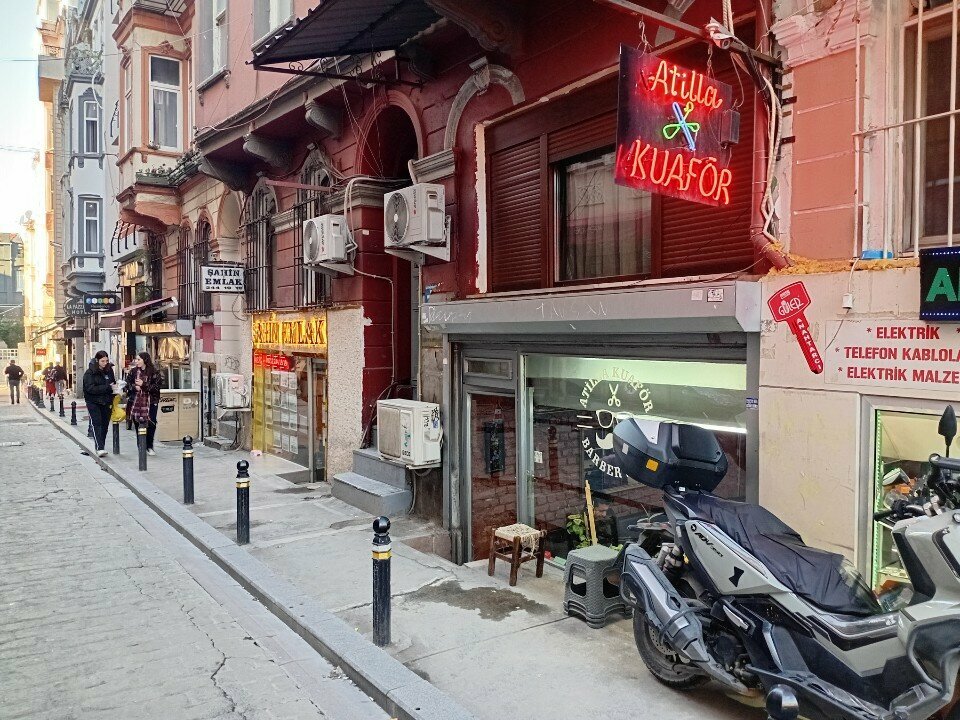 صالون حلاقة Atilla Men's Hairdresser ، اسطنبول، صورة