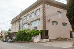 Mirage (Village of Loo, ulitsa Razina, 15/8), guest house