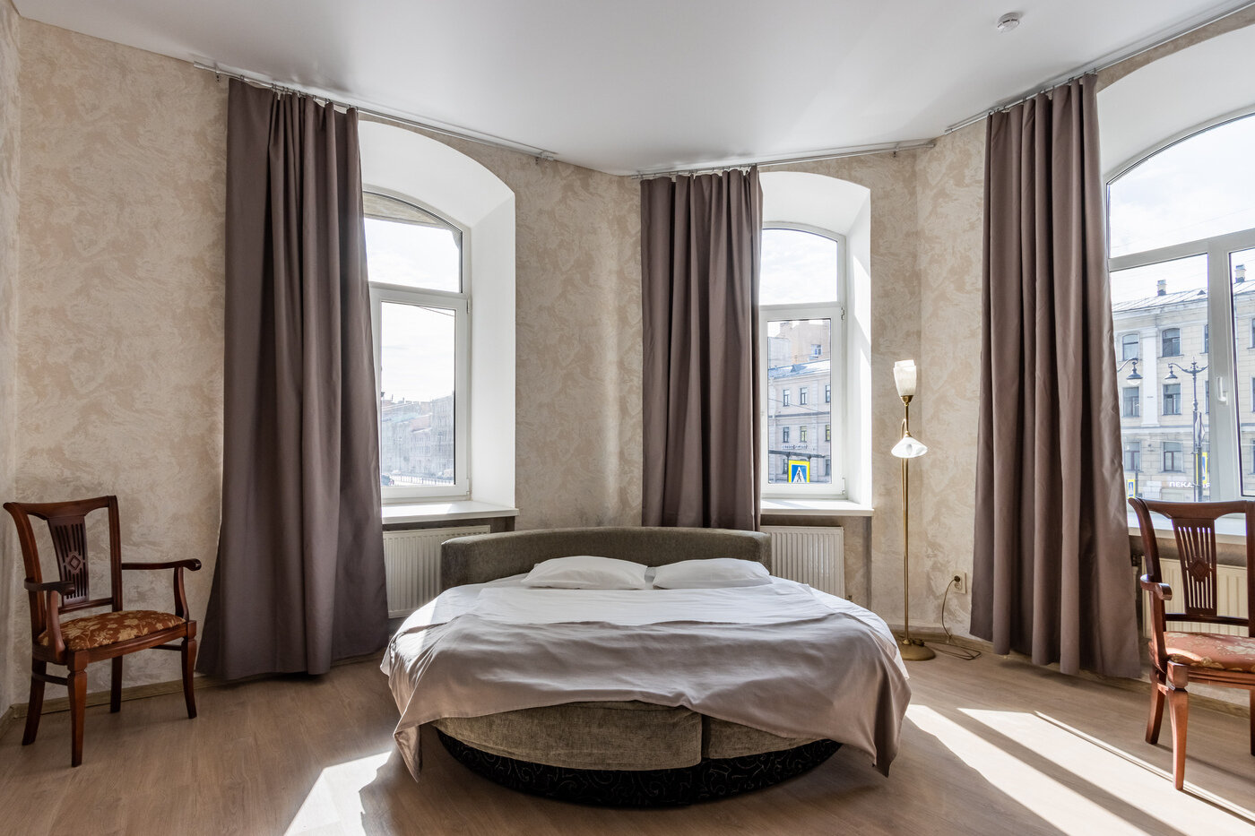 Фото Номера на Площади Восстания