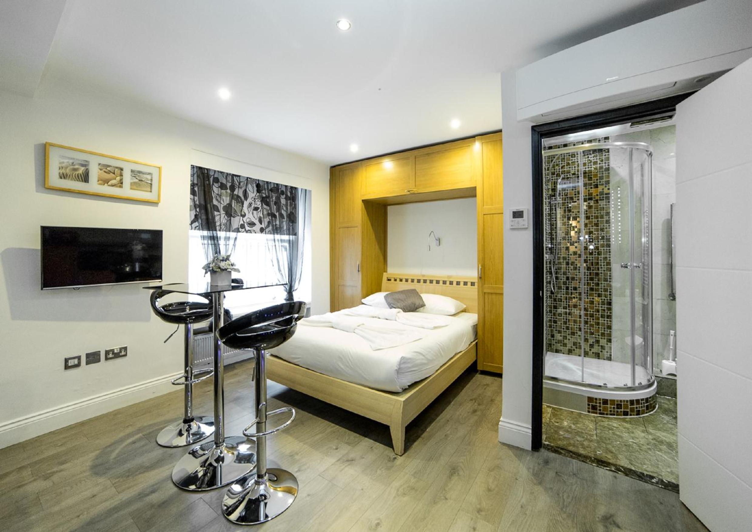 Фото Imperial Court Suites