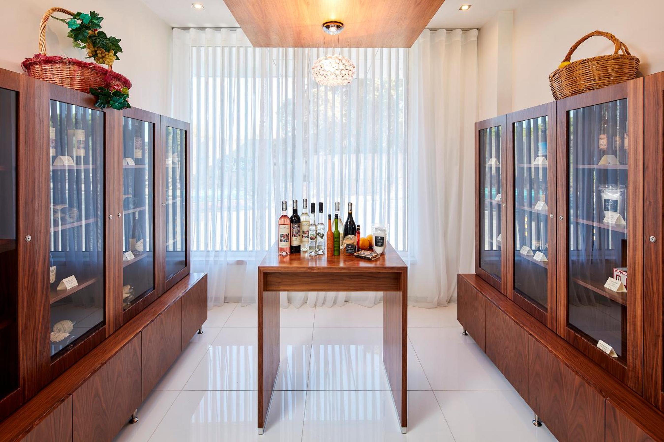 Фото Santa Eulalia Hotel & SPA