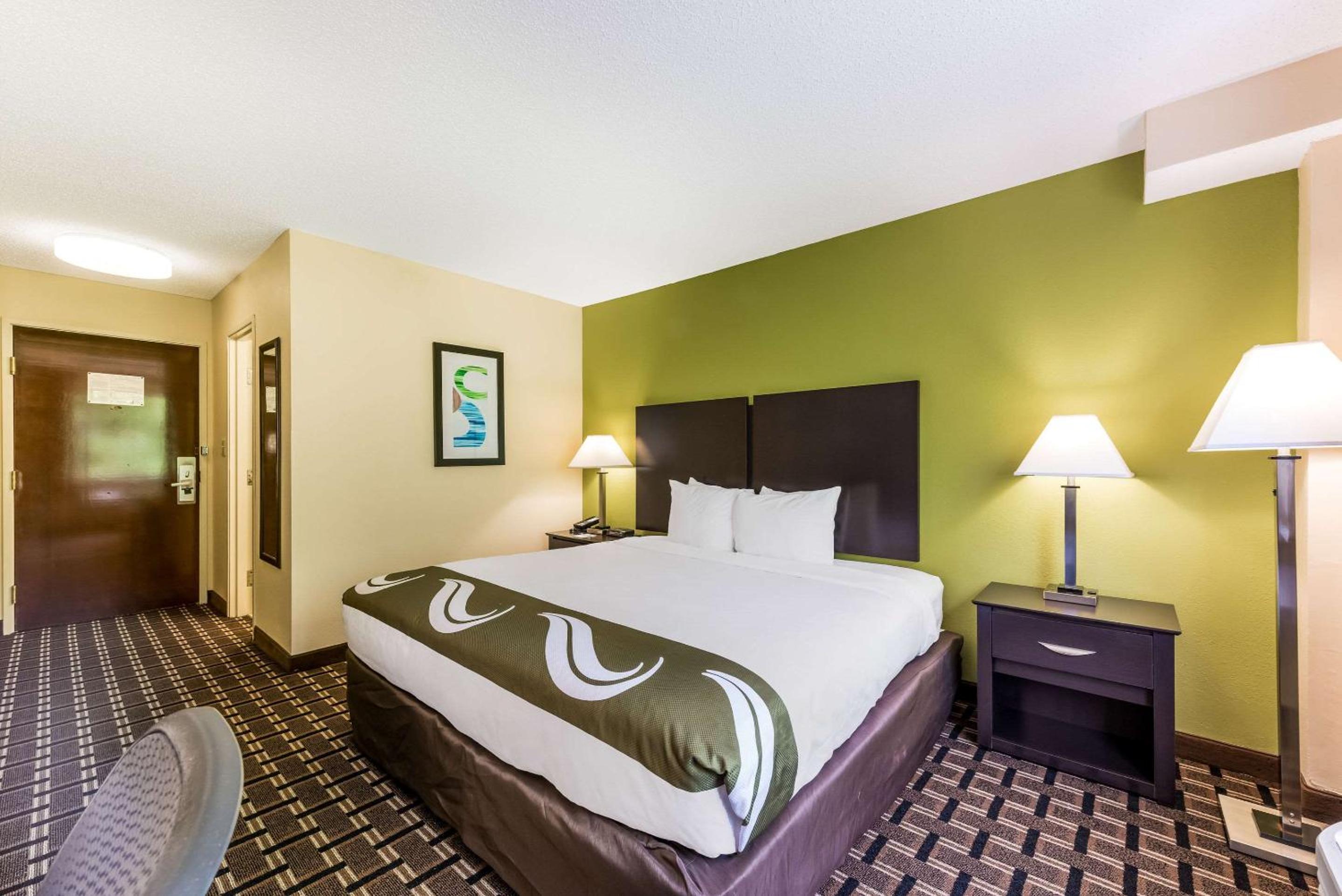 Фото Quality Inn Huntersville near Lake Norman