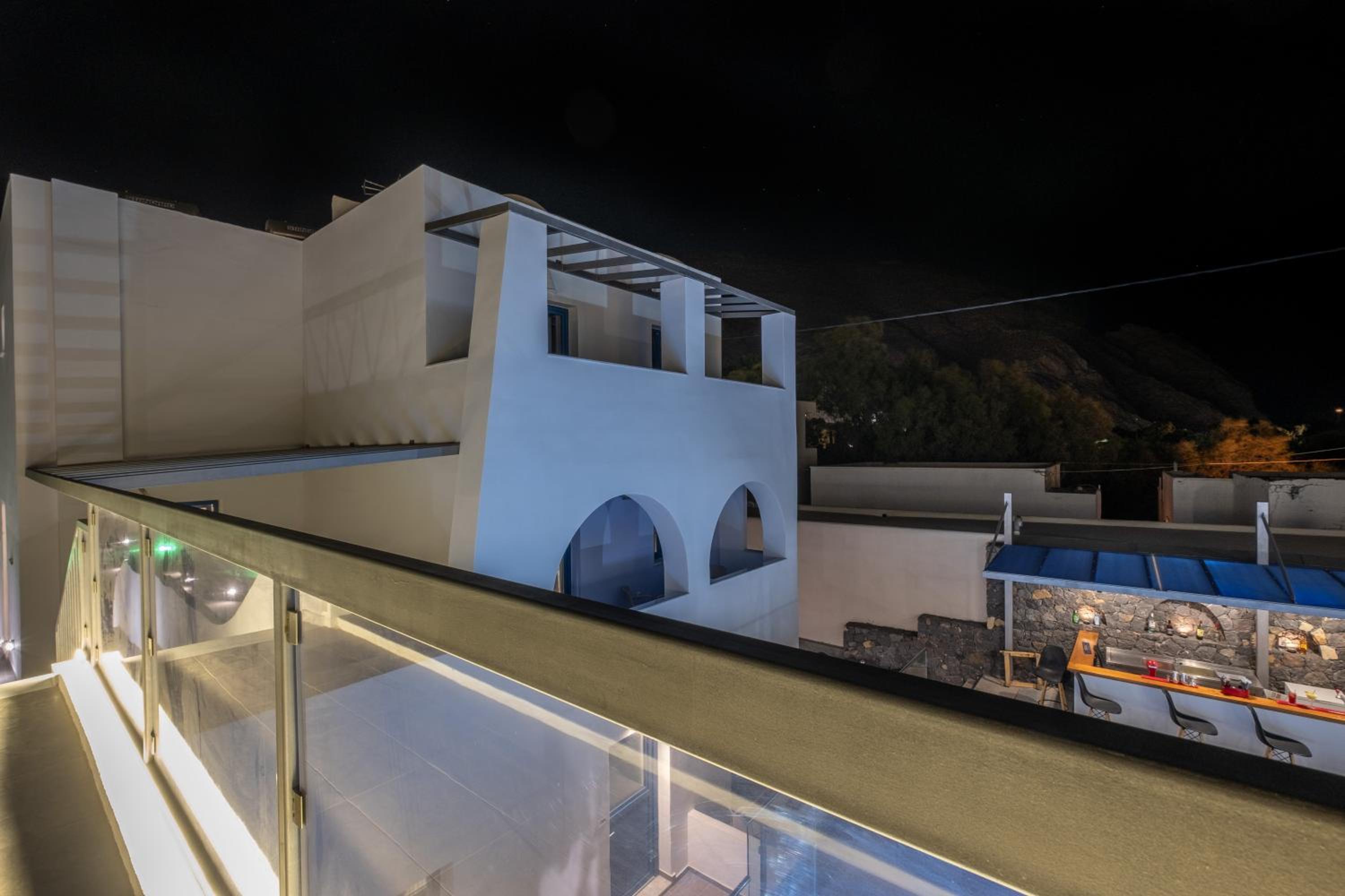 Фото Tristhenia Hotel