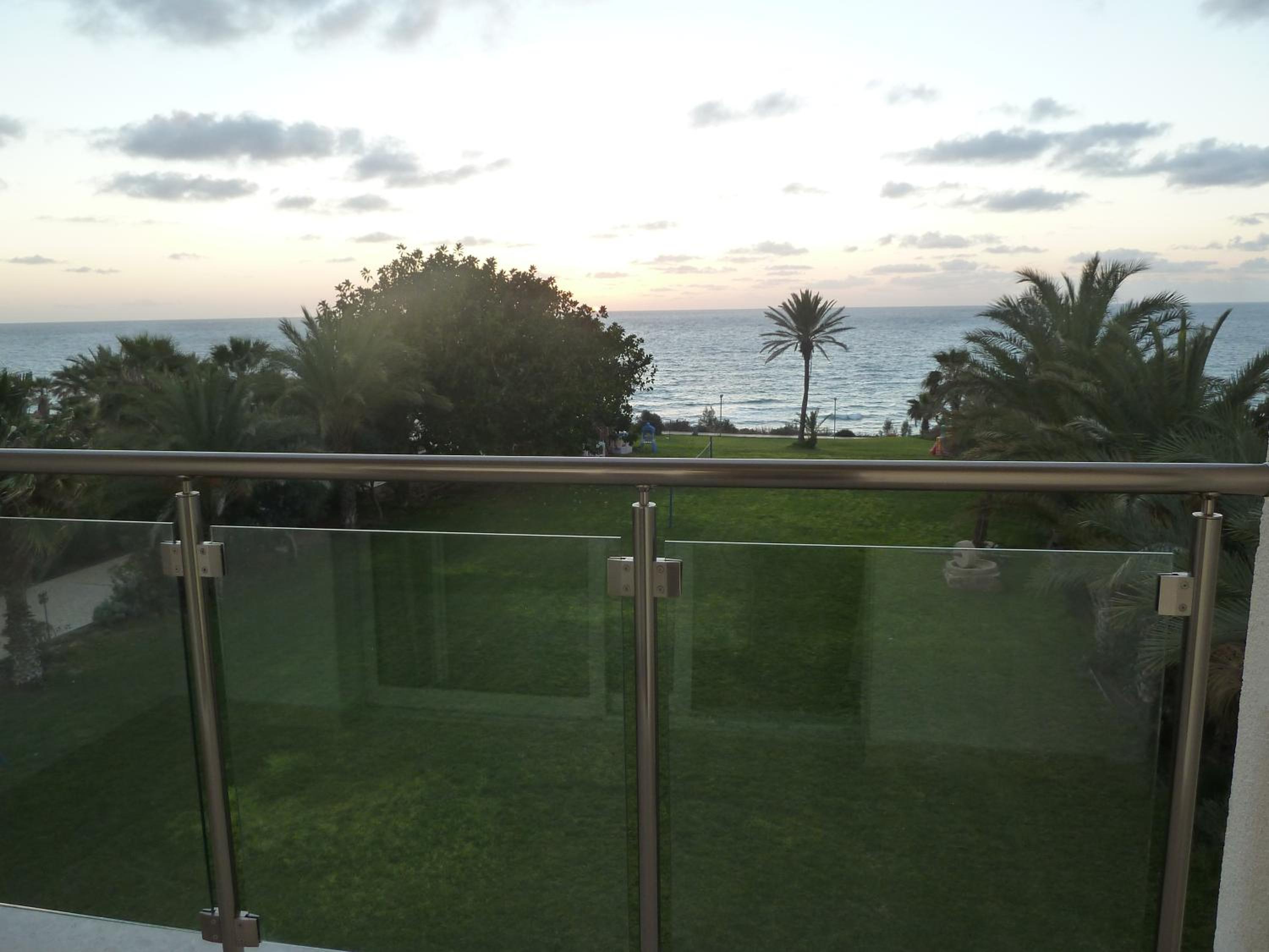 Фото Helios Bay Hotel and Suites