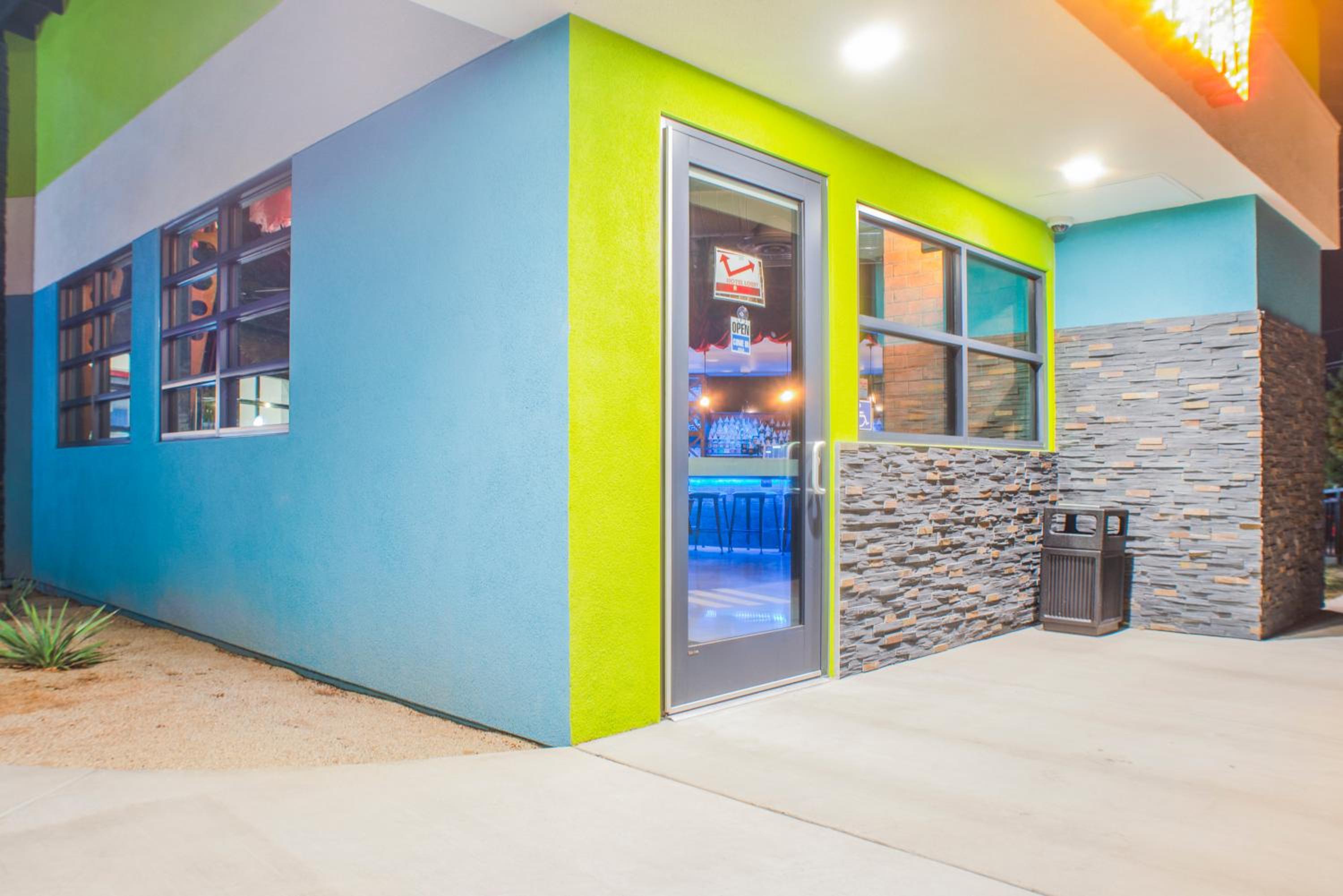 Фото Ccbc Resort Hotel - A Gay Men's Resort