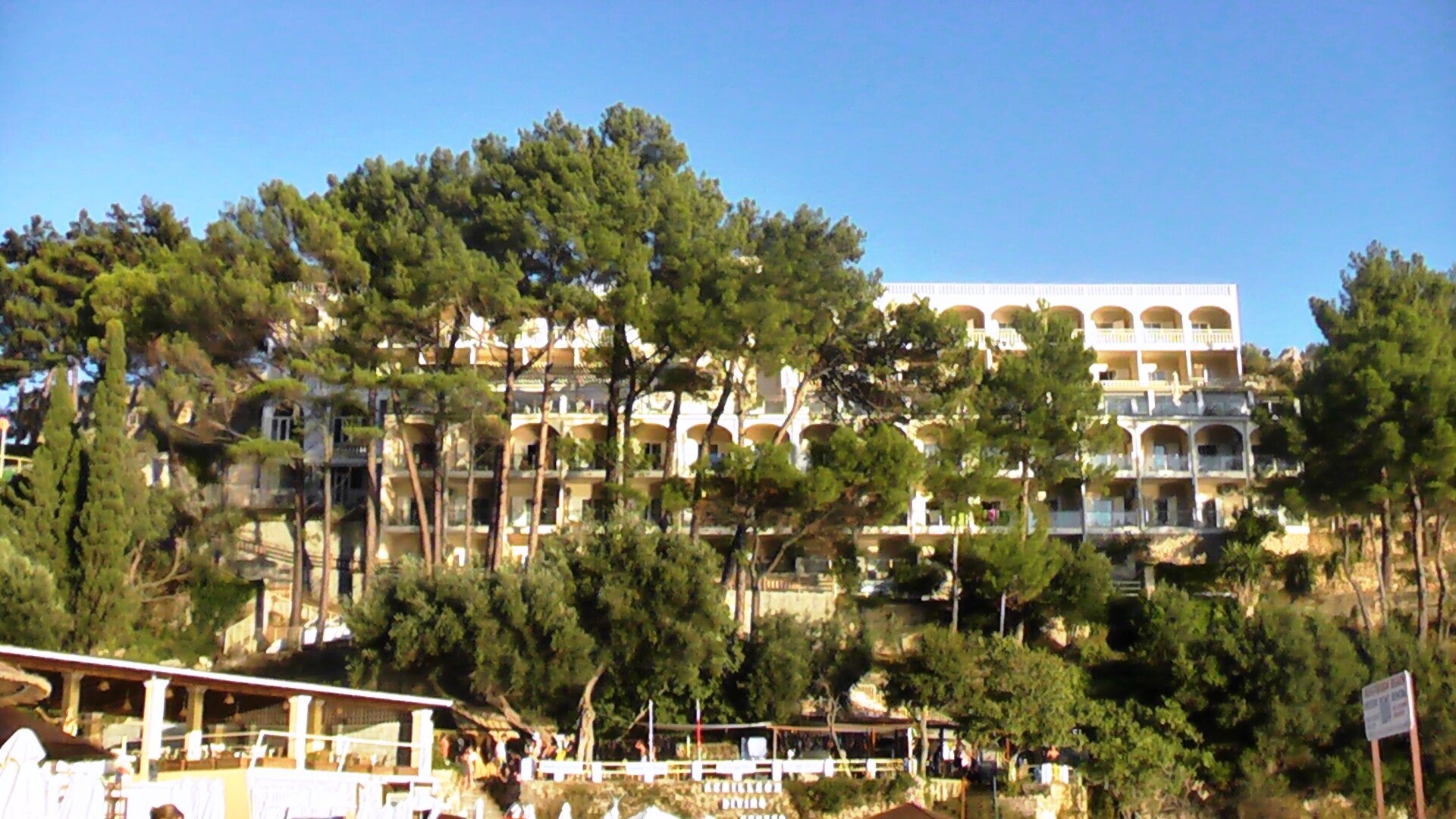 Фото Akrotiri Beach