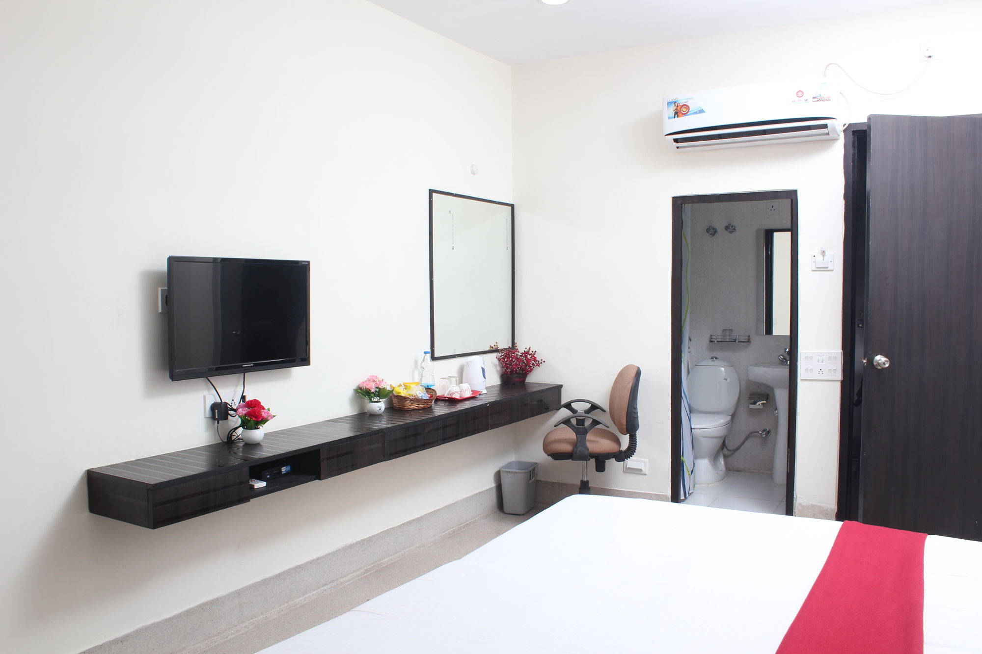 Фото Hotel Nest International