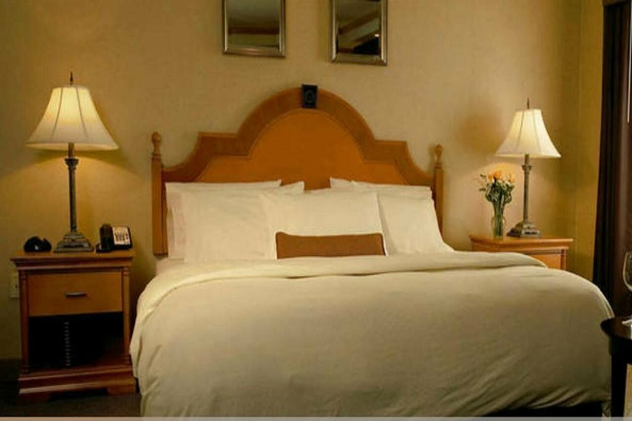 Фото Ambassador Hotel - Milwaukee