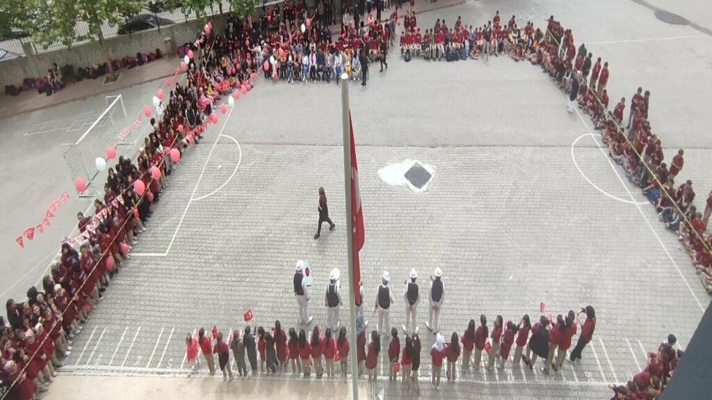 Escuela de enseñanza general Ulubatli Hasan Imam Hatip Secondary School, , foto