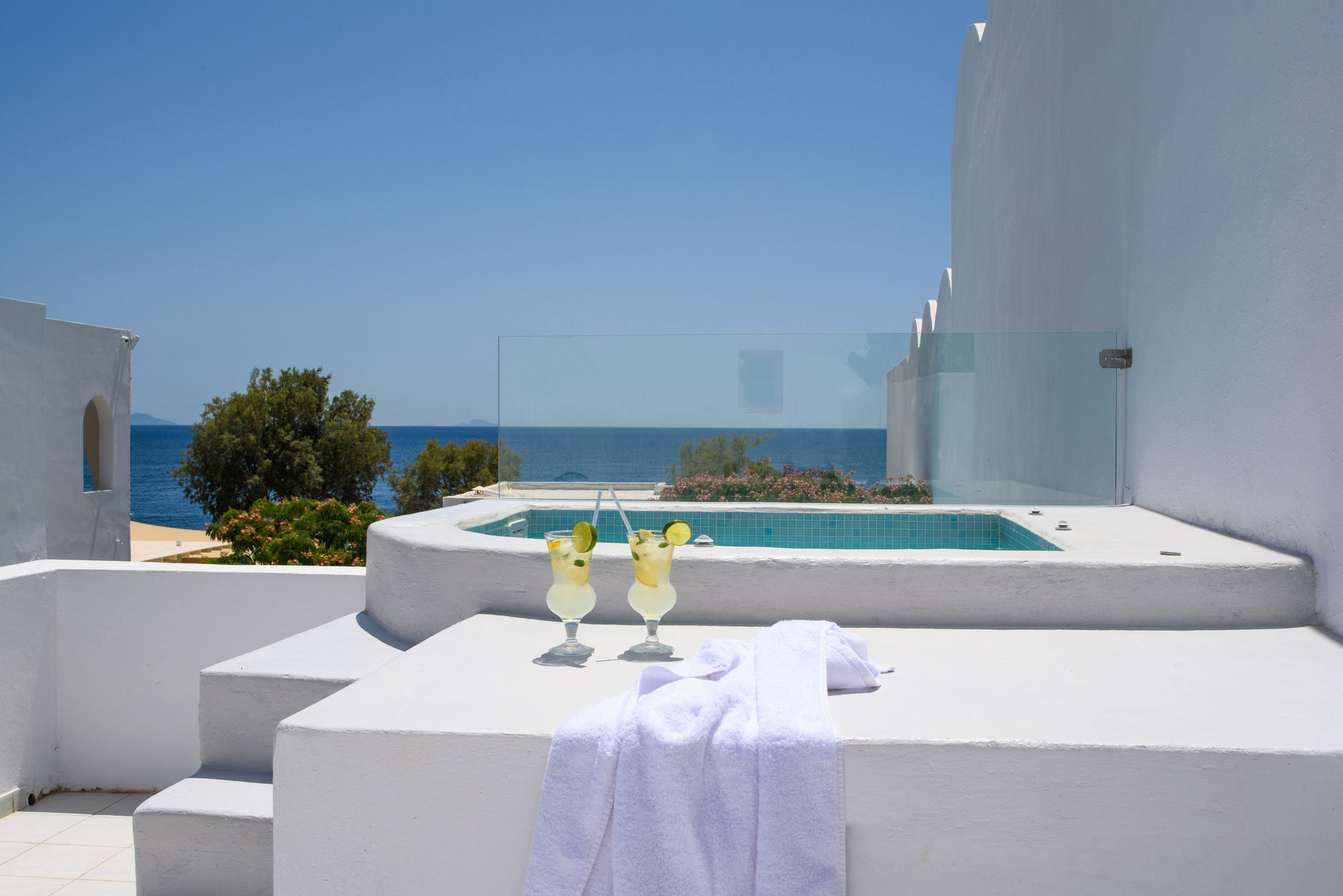 Фото Santorini Crystal Blue Boutique Hotel