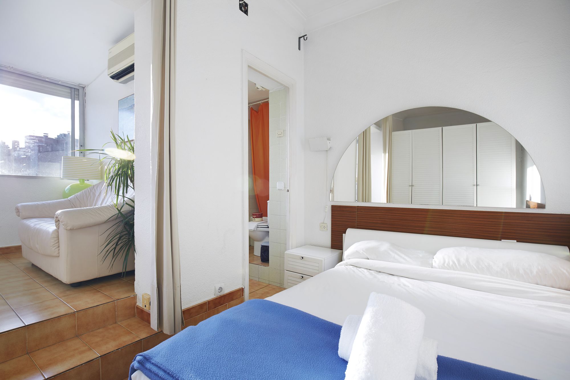 Фото AinB Diagonal Francesc Macia Apartments