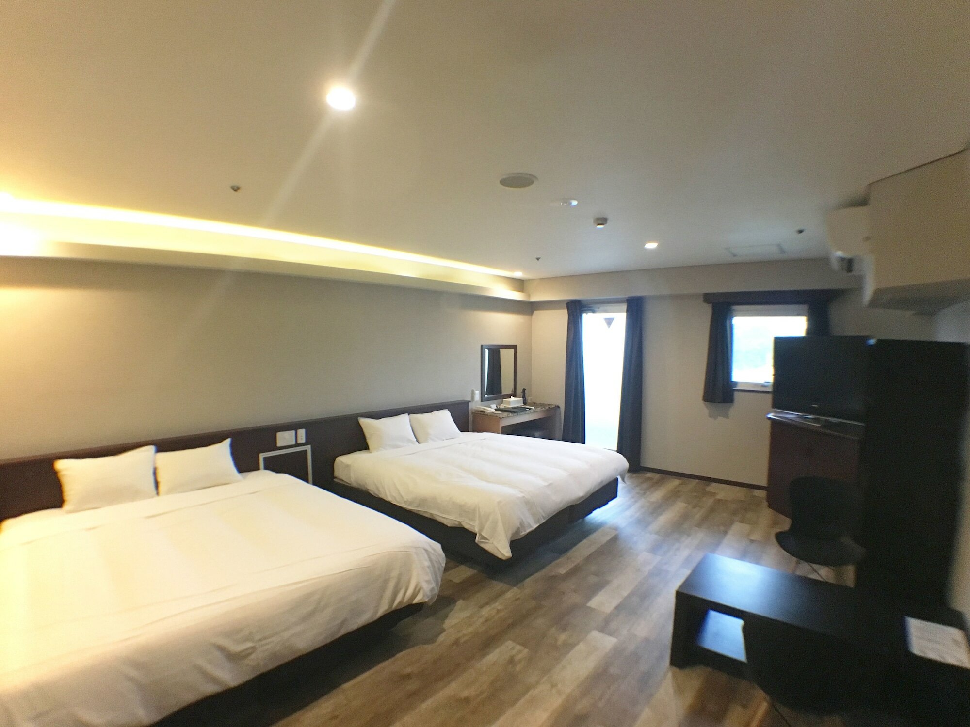 Фото Rycom Crystal Hotel