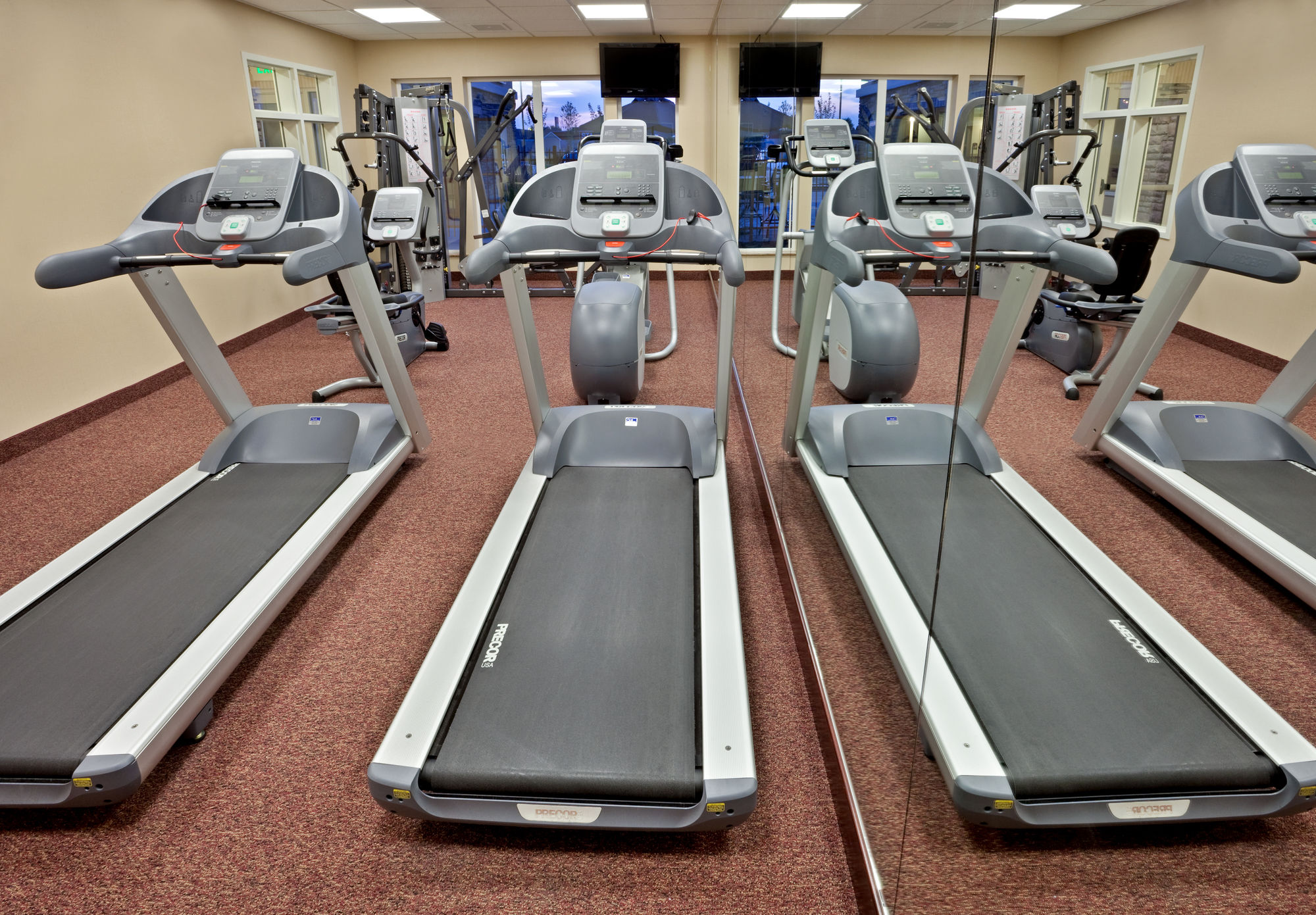 Фото Holiday Inn Express & Suites Ontario, an Ihg Hotel