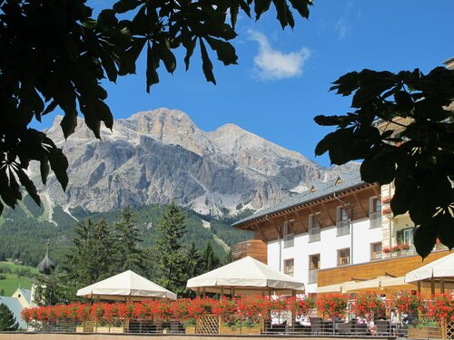 Гостиница Grand Hotel Savoia Cortina d'Ampezzo, A Radisson Collection Hotel в Кортина-д`Ампеццо
