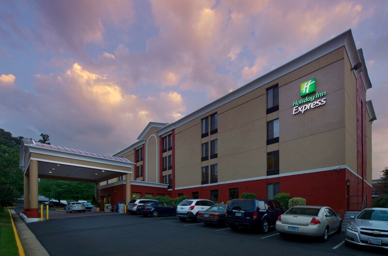 Гостиница Holiday Inn Express Fairfax - Arlington Boulevard, an Ihg Hotel в Фэйрфаксе