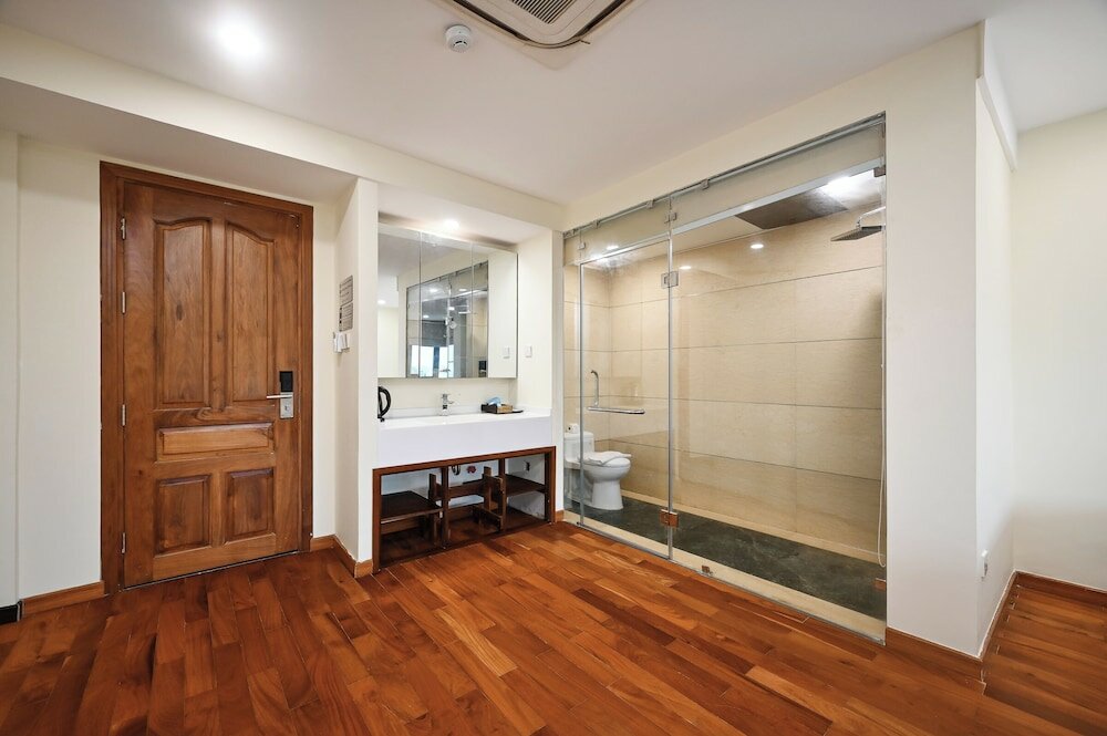 Фото Red Sun Airport Saigon Hotel