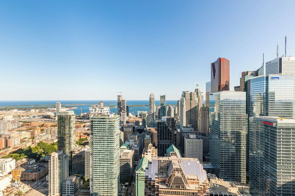 Фото Bonvoy Suites Eaton Centre