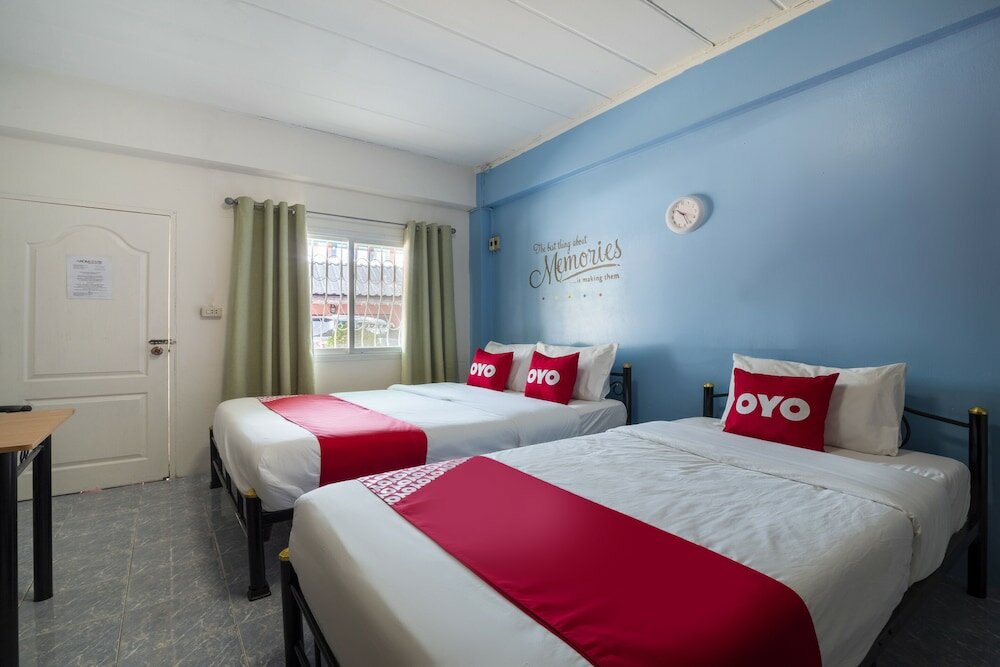 Фото Oyo 838 Aromdee Apartment