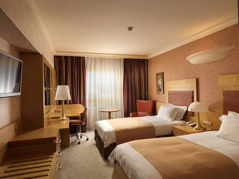 Фото Holiday Inn Athens Attica AV. Airport West, an Ihg Hotel